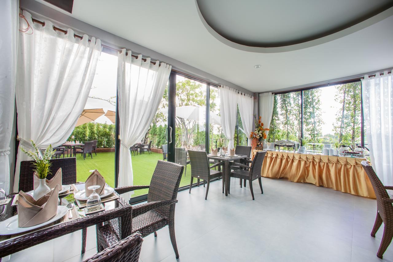 D11 Hotel Phitsanulok Exterior photo